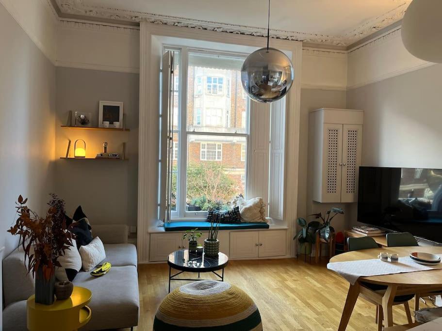 Gorgeous 2 Bedroom Flat In Charming Swiss Cottage London Eksteriør bilde