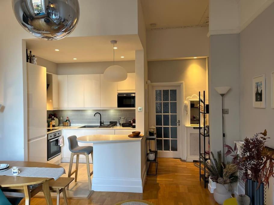 Gorgeous 2 Bedroom Flat In Charming Swiss Cottage London Eksteriør bilde